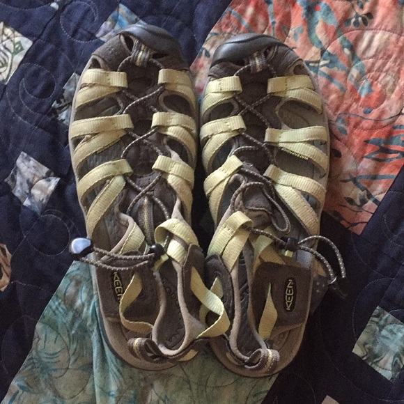 Keen waterproof sandals - Picture 1 of 3
